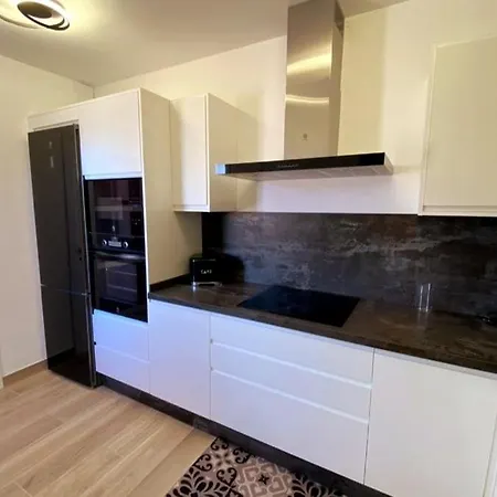 Spacious 500 M From The Sea! Playa Del Duque Prázdninový dům *