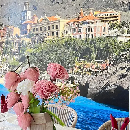 Spacious 500 M From The Sea! Playa Del Duque Prázdninový dům