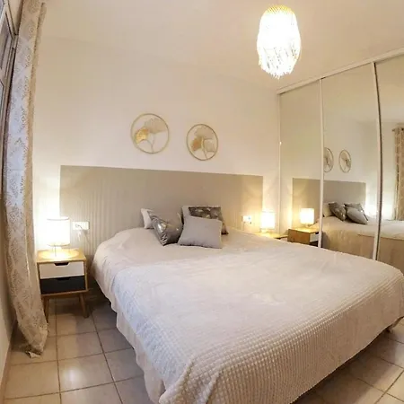 Casa vacanze Spacious 500 M From The Sea! Playa Del Duque